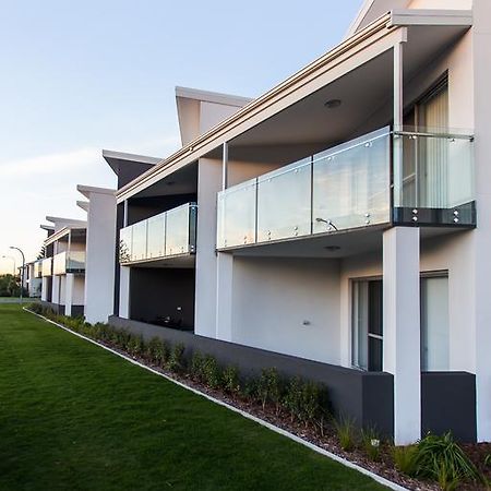 Reflections By Rockingham Apartments Exterior foto